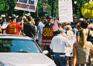 Manifestanti pro Bush